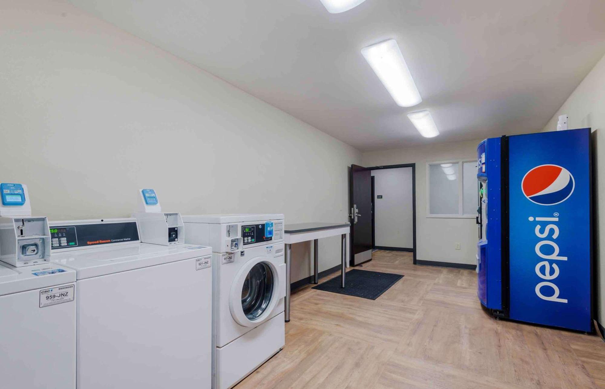 Extended Stay America Suites - Charlotte - University Place Buitenkant foto
